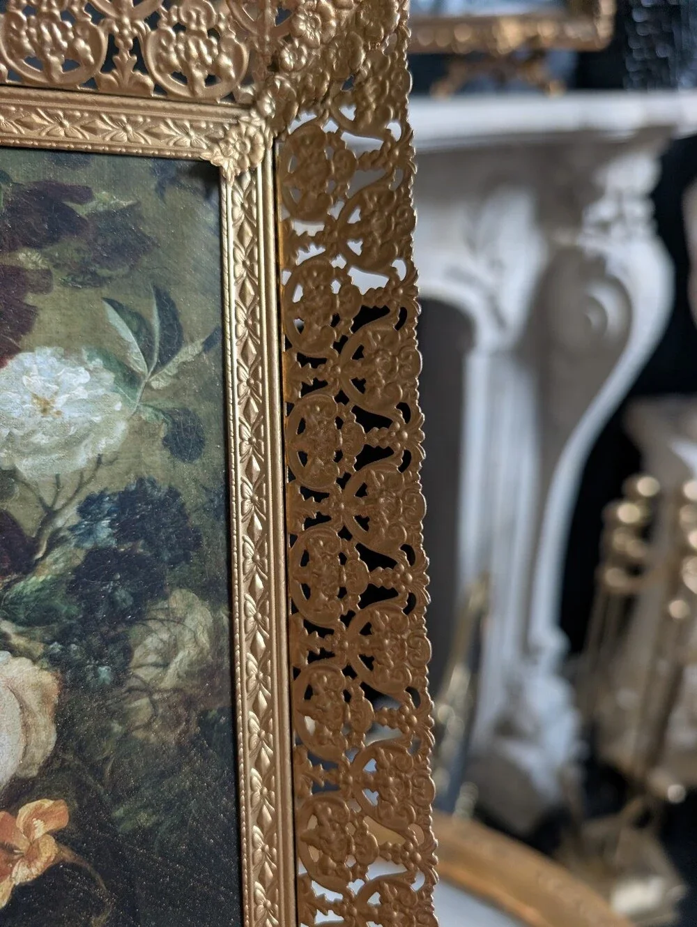 Vintage gold ornate filigree metal frame w/ vtg style Moody still floral print